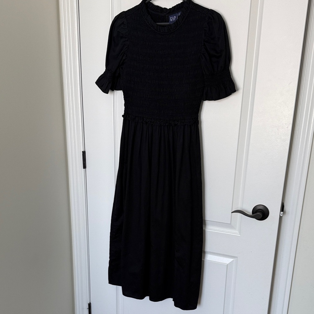 GAP Elegant Black Midi Dress